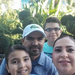 Meet your Posher, Cesar armando